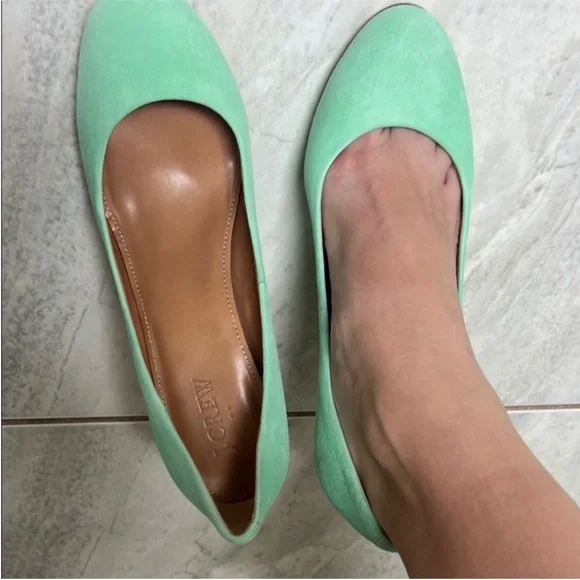 J. Crew | Women's size 7 Mint Green Suede Closed Toe Heels - Picture 8 of 9